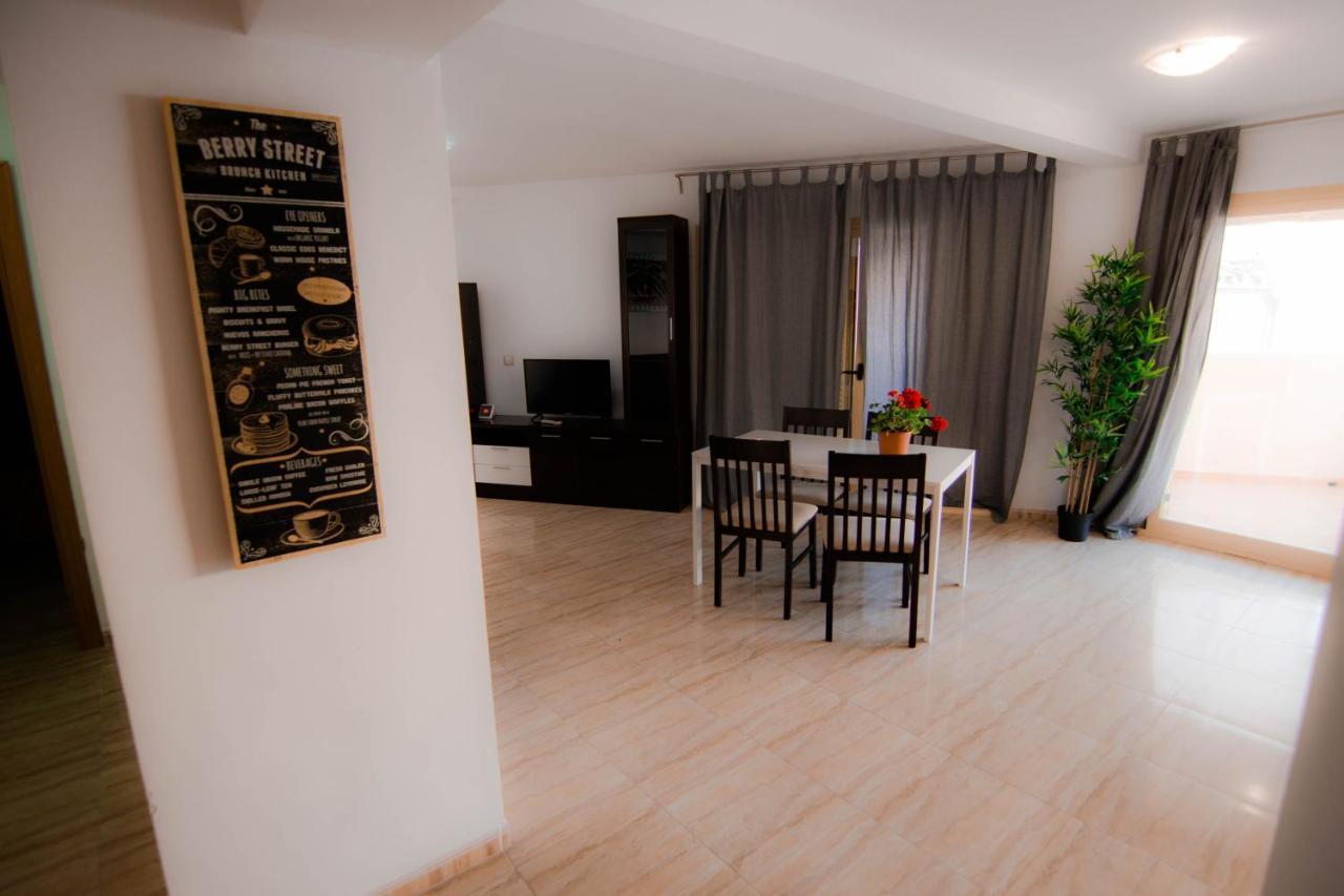 Puerta Del Sol Trm Only Adults Aparts Torremolinos Exterior foto