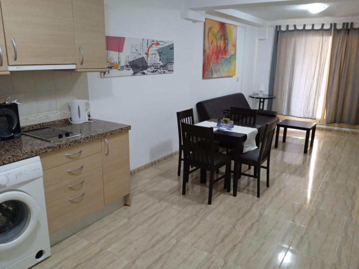Puerta Del Sol Trm Only Adults Aparts Torremolinos Exterior foto